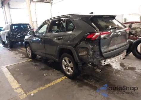 2021 Toyota Rav4 Xle z USA, uszkodzony, nr VIN 2T3P1RFV7MW185362